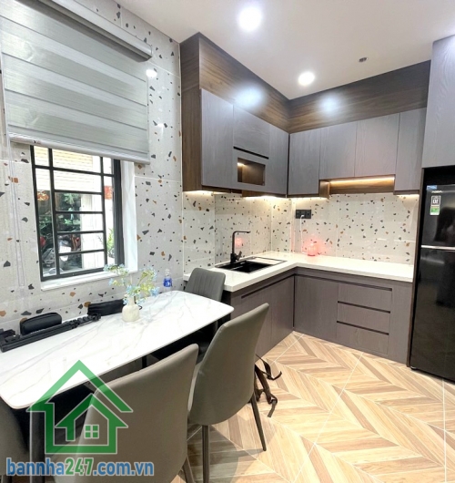 CHỈ 3,95 TỶ – HẺM 3M THÔNG – HUỲNH VĂN NGHỆ – DT 24M² (6x4) – 2 TẦNG – 2 PN, 2 WC Vị trí đẹp, hẻm 3,5m thông thoáng, khu dân cư an ninh, yên tĩnh. Kết cấu 1 trệt + 1 lầu.