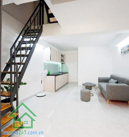 CHỈ 3,65 TỶ – NHÀ 4 TẦNG BTCT – SÁT AEON TÂN PHÚ – HẺM 3M – 3 PHÒNG NGỦ – 4WC Diện tích: 21.2m² (DTXD: 18.1m², DTSD: 72m²) Kết cấu: 1 trệt, 3 lầu, sân thượng, 3PN – 4WC