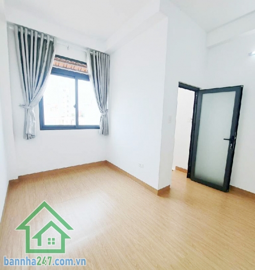 CHỈ 3,65 TỶ – NHÀ 4 TẦNG BTCT – SÁT AEON TÂN PHÚ – HẺM 3M – 3 PHÒNG NGỦ – 4WC Diện tích: 21.2m² (DTXD: 18.1m², DTSD: 72m²) Kết cấu: 1 trệt, 3 lầu, sân thượng, 3PN – 4WC