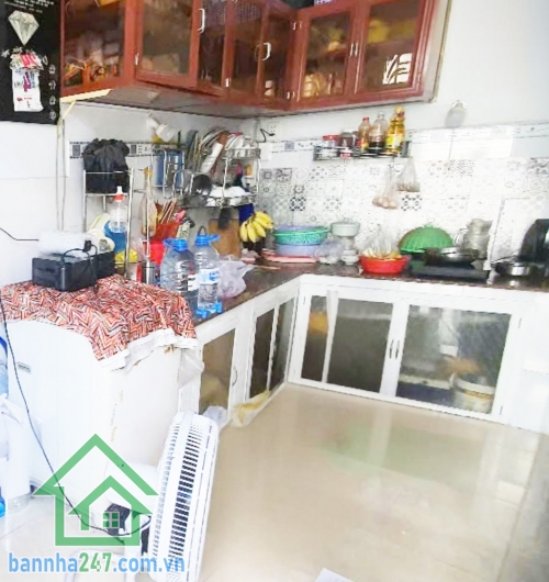 NHỈNH 4 TỶ - TÂN PHÚ - NHÀ NGANG 8.2M – 37m² (2 TẦNG) – 20M RA CÁCH MẠNG. Diện tích: 37m² (8.2 x 5m), sổ hồng riêng. Thiết kế: 1 trệt, 1 lầu, gồm 2 PN, 2 WC,