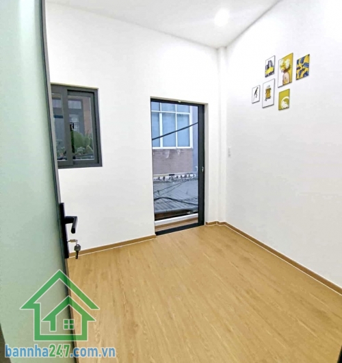 CHỈ 2.9 TỶ – NHÀ MỚI 4 TẦNG – ÂU CƠ, TÂN BÌNH – GIÁP Q.10, Q.11 - 3PN, 3WC * DT: 16m² (3.5x5m) – không quy hoạch * Kết cấu: 4 tầng, 3PN, 3WC, đang hoàn thiện.