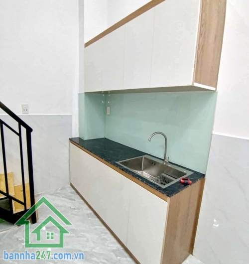 CHỈ 2.9 TỶ – NHÀ MỚI 4 TẦNG – ÂU CƠ, TÂN BÌNH – GIÁP Q.10, Q.11 - 3PN, 3WC * DT: 16m² (3.5x5m) – không quy hoạch * Kết cấu: 4 tầng, 3PN, 3WC, đang hoàn thiện.