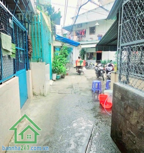 CHỈ 2.75 TỶ – SIÊU PHẨM 2 TẦNG MỚI – SÁT MẶT TIỀN LÊ ĐẠI HÀNH – SỔ RIÊNG – DT 21M² (DTSĐ 42M²) * Kết cấu 2 tầng: 2PN – 2WC * Nhà mới cứng, chủ tặng 2 máy lạnh
