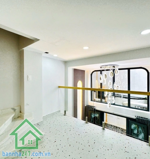 NHÀ 3 TẦNG MỚI ĐẸP – SÁT MẶT TIỀN HOÀNG VĂN THỤ – TÂN BÌNH DT: 27m², kết cấu 1 trệt 2 lầu, 3PN – 3WC. Hẻm ba gác, cách mặt tiền chỉ 20m, xe hơi tới gần nhà.