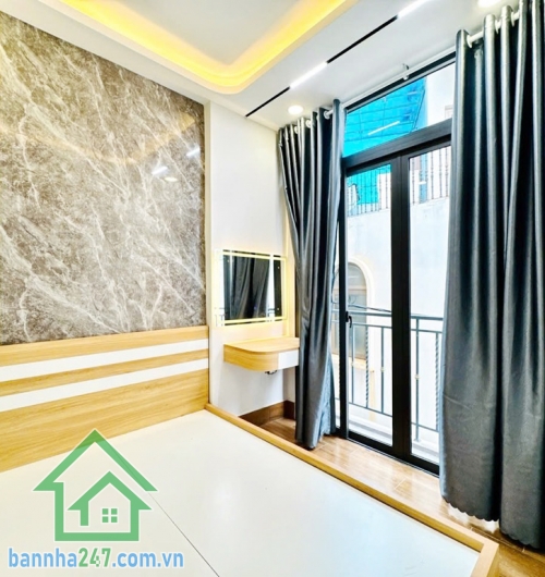 NHÀ 3 TẦNG MỚI ĐẸP – SÁT MẶT TIỀN HOÀNG VĂN THỤ – TÂN BÌNH DT: 27m², kết cấu 1 trệt 2 lầu, 3PN – 3WC. Hẻm ba gác, cách mặt tiền chỉ 20m, xe hơi tới gần nhà.