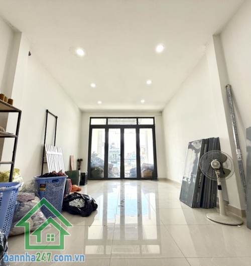 14,9 TỶ - MTKD ĐƯỜNG 16M – KHU BÀU CÁT, TÂN BÌNH Diện tích: 77m² (4x19m) – Kết cấu 4 tầng BTCT. Vị trí đắc địa, tuyến đường sầm uất bậc nhất Tân Bình.