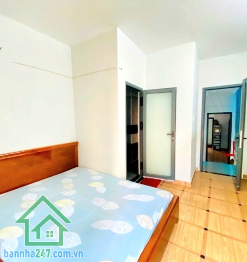 CHỈ 9,45 TỶ – HẺM XE TẢI – XE HƠI ĐẬU TRONG NHÀ – KHU AEON TÂN PHÚ - 5PN – 5WC * Diện tích: 70m² (4 x 17,5m) – vuông A4 * Kết cấu: 4 tầng BTCT *  1 trệt, 2 lầu, sân thượng trước & sau -  5 PN – 5 WC, thiết kế lệch tầng, ban công thoáng