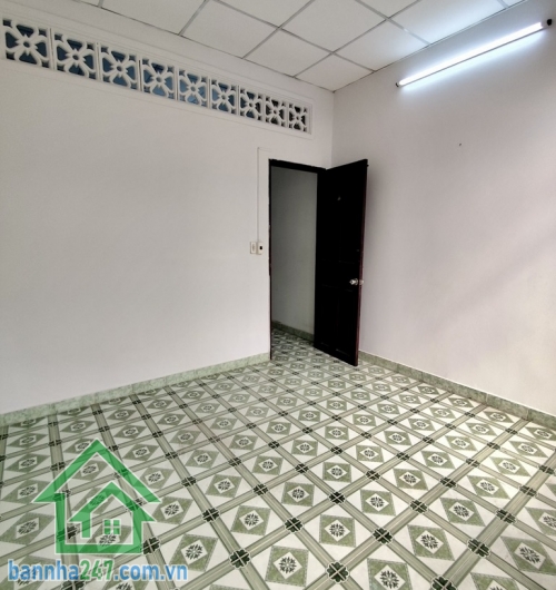 CHỈ 4.2 TỶ TL – NHÀ 2 TẦNG – GẦN SIÊU THỊ PANDORA – TRƯỜNG CHINH – 40M² – HOÀN CÔNG ĐỦ.