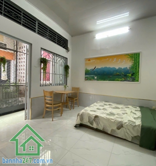 BÁN NHÀ TRUNG TÂM QUẬN TÂN BÌNH – CÁCH SÂN BAY TÂN SƠN NHẤT 3 PHÚT – CHỈ 5,3 TỶ (Bớt lộc) * Diện tích: 52,6m2. * Kết cấu: 3 tầng (1 trệt, 1 lầu, sân thượng), gồm 4 PN + 4WC.  Mob 0933 144 037