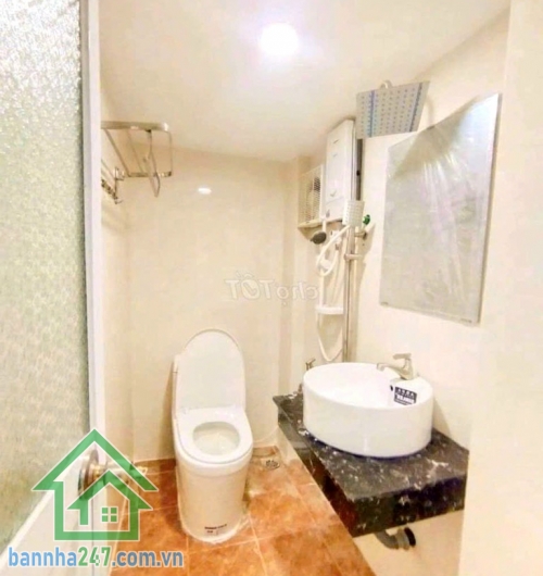 CHỈ 3.95 TỶ – NHÀ LÔ GÓC 2 MẶT HẺM – TÔ HIẾN THÀNH, Q10 - 2PN rộng, 3WC  * 3 tầng BTCT kiên cố – 2PN rộng, 3WC – full nội thất * Lô góc 2 mặt hẻm sáng thoáng.