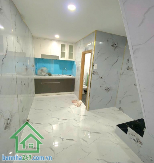 NHÀ 3 TẦNG – GẦN VÒNG XOAY LÊ ĐẠI HÀNH – Q.11 DT đất: 24m² (3x8), DT sàn 48.6m². Kết cấu: Trệt + lửng + 1 lầu, 4PN (3 kín + 1 hở), 2WC. Vị trí: Hẻm 3m thông.
