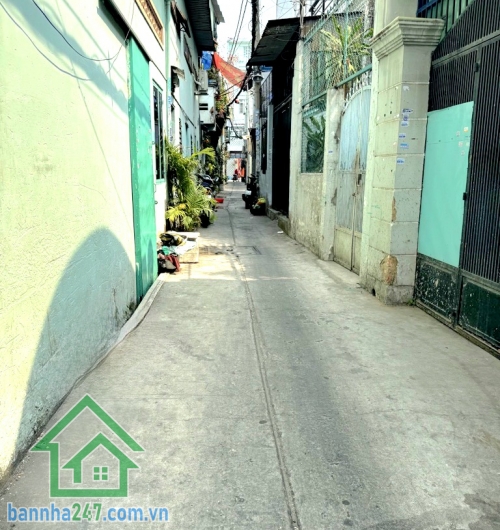 CHỈ 3.38 TỶ – NHÀ 2 TẦNG 40M² (4x10) – BTCT KIÊN CỐ – 3PN, 3WC – GẦN AEON TÂN PHÚ, HẺM 3 GÁC * Kết cấu: 2 tầng BTCT chắc chắn, 3 phòng ngủ, 3 WC 