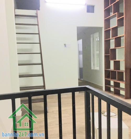 CHỈ 3.38 TỶ – NHÀ 2 TẦNG 40M² (4x10) – BTCT KIÊN CỐ – 3PN, 3WC – GẦN AEON TÂN PHÚ, HẺM 3 GÁC * Kết cấu: 2 tầng BTCT chắc chắn, 3 phòng ngủ, 3 WC 