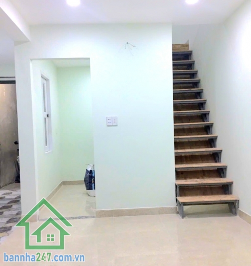 CHỈ 3.38 TỶ – NHÀ 2 TẦNG 40M² (4x10) – BTCT KIÊN CỐ – 3PN, 3WC – GẦN AEON TÂN PHÚ, HẺM 3 GÁC * Kết cấu: 2 tầng BTCT chắc chắn, 3 phòng ngủ, 3 WC 