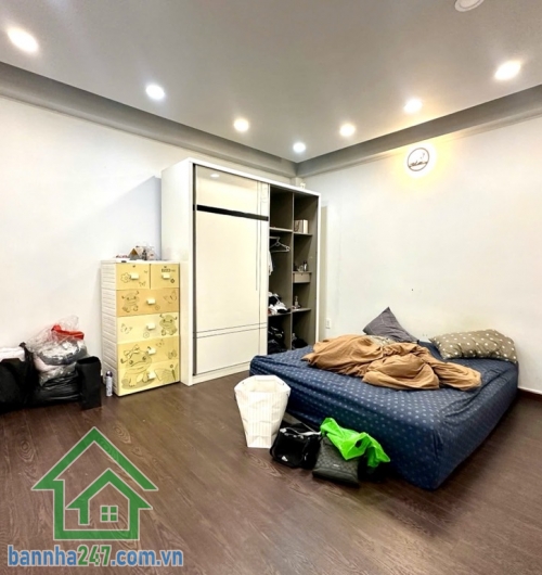 BÁN NHÀ 3 TẦNG – CHỢ VẢI PHÚ THỌ HÒA – HẺM Ô TÔ – NHÀ MỚI – CHỈ 6,4 TỶ  Vị trí: Trung tâm Phú Thọ Hòa – gần chợ Vải – di chuyển dễ dàng ra Lũy Bán Bích - Âu Cơ