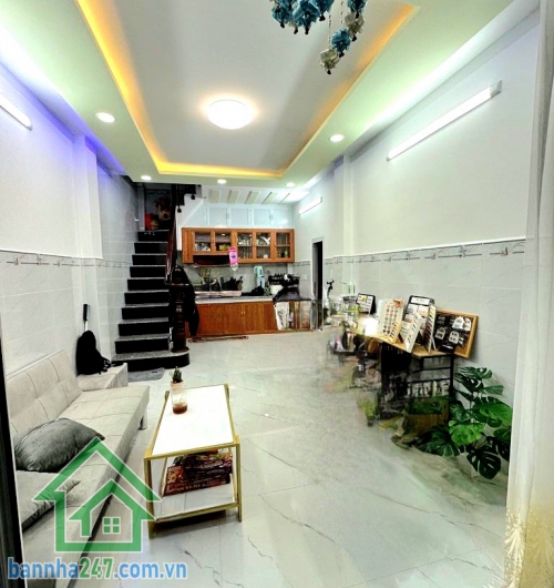 CHỈ 3,65 TỶ – NHÀ ĐẸP KHU VIP DÂN TRÍ – MTKD NGAY NGUYỄN SƠN – CÓ DÒNG TIỀN - 2PN - 2WC Vị trí đẹp: khu VIP dân trí cao, ngay Nguyễn Sơn, gần chợ Tân Hương