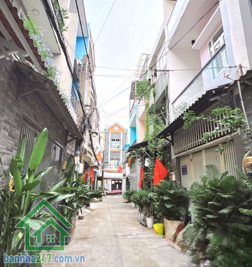 CHỈ 6,99 TỶ - SIÊU PHẨM NHÀ PHỐ 4 TẦNG – KHU VIP TÂN SƠN NHÌ (TÂN PHÚ) - HẺM Ô TÔ – ĐI BỘ RA CÔNG VIÊN – 3 PHÚT AEON MALL - 5 PN – 4 WC Diện tích sử dụng: ~175m²