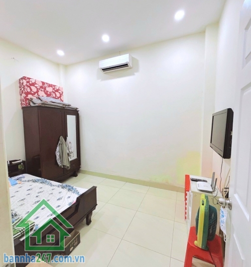 CHỈ 6,99 TỶ - SIÊU PHẨM NHÀ PHỐ 4 TẦNG – KHU VIP TÂN SƠN NHÌ (TÂN PHÚ) - HẺM Ô TÔ – ĐI BỘ RA CÔNG VIÊN – 3 PHÚT AEON MALL - 5 PN – 4 WC Diện tích sử dụng: ~175m²