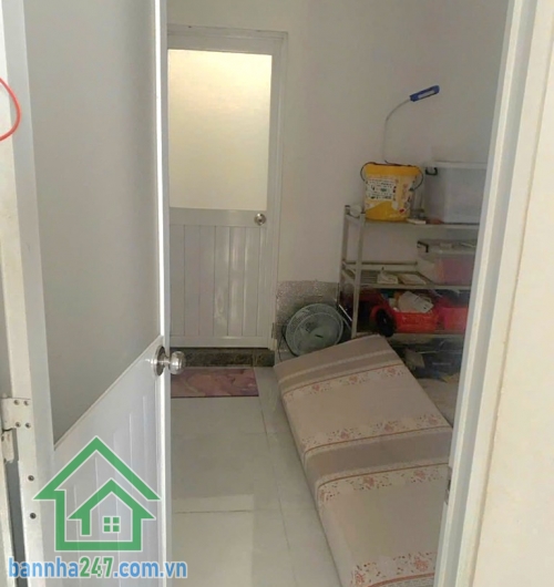 HẺM Ô TÔ – NGAY AEON MALL – NHÀ 2 TẦNG – CHỈ 2.7 TỶ DTSD: 31.5m² (1 trệt 1 lầu – 2PN, 2WC, PK, bếp) Hẻm ô tô rộng, dân trí cao, gần Aeon Mall, Celadon City, chợ Tân Hương.