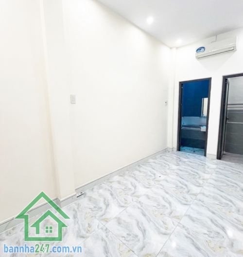 CHỈ 5,55 TỶ – NHÀ 3 TẦNG TRUNG TÂM QUẬN 11 – THÁI PHIÊN – NHÀ ĐẸP Ở NGAY - - 2PN – 2WC.  Diện tích: 39/44m² (3.5 x 13)m Kết cấu: 3 Tầng (1 trệt, 1 lầu, sân thượng), 2PN – 2WC.