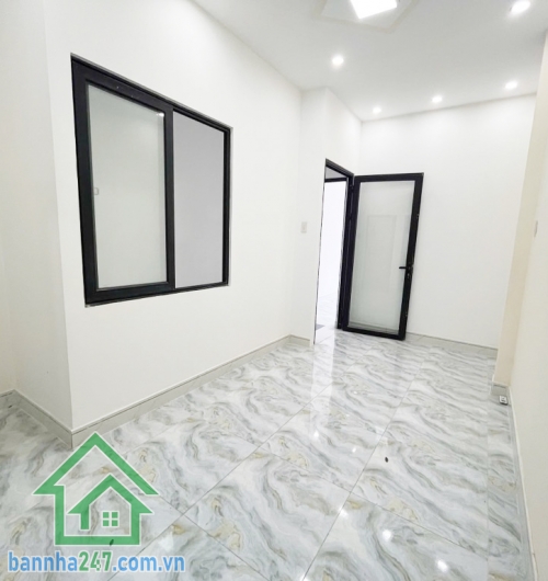 CHỈ 5,55 TỶ – NHÀ 3 TẦNG TRUNG TÂM QUẬN 11 – THÁI PHIÊN – NHÀ ĐẸP Ở NGAY - - 2PN – 2WC.  Diện tích: 39/44m² (3.5 x 13)m Kết cấu: 3 Tầng (1 trệt, 1 lầu, sân thượng), 2PN – 2WC.
