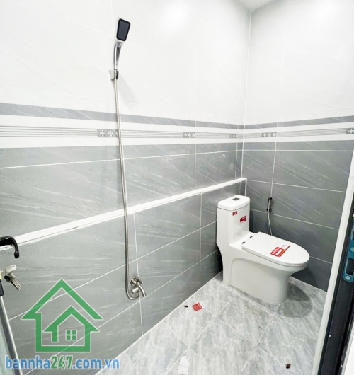 CHỈ 5,55 TỶ – NHÀ 3 TẦNG TRUNG TÂM QUẬN 11 – THÁI PHIÊN – NHÀ ĐẸP Ở NGAY - - 2PN – 2WC.  Diện tích: 39/44m² (3.5 x 13)m Kết cấu: 3 Tầng (1 trệt, 1 lầu, sân thượng), 2PN – 2WC.
