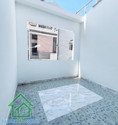 CHỈ 5,55 TỶ – NHÀ 3 TẦNG TRUNG TÂM QUẬN 11 – THÁI PHIÊN – NHÀ ĐẸP Ở NGAY - - 2PN – 2WC.  Diện tích: 39/44m² (3.5 x 13)m Kết cấu: 3 Tầng (1 trệt, 1 lầu, sân thượng), 2PN – 2WC.