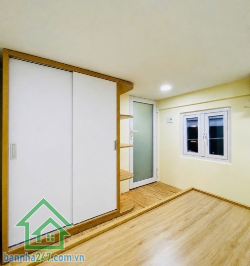 CHỈ 3,38 TỶ – SIÊU PHẨM TÂN PHÚ – 3 TẦNG – FULL NỘI THẤT  Lô góc thoáng đẹp – giá cực mềm – dọn vào ở ngay! Kết cấu: 1 trệt 2 lầu + phòng thờ. Công năng: 3PN – 2WC. Nhà full nội thất – xách vali vào ở. Lô góc thoáng mát – không lộ giới. Tân Thành – Tân Ph