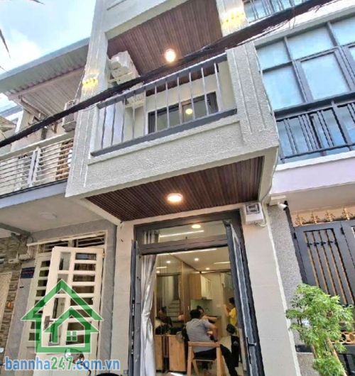 CHỈ 2,979 TỶ – NHÀ 3 TẦNG NGAY NGÃ TƯ LẠC LONG QUÂN – ÂU CƠ – HẺM 4M – DTSD 49M2 * Diện tích: 15m2, diện tích sử dụng 49m2 (bao gồm 2 ban công) * Kết cấu: 3 tầng. 2PN - 3WC.