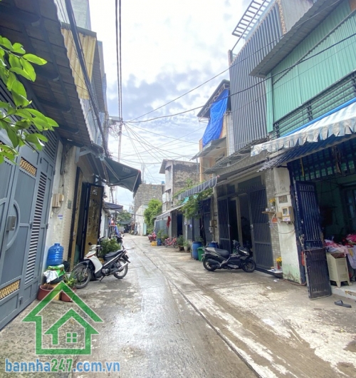 CHỈ 5.3 TỶ – NHÀ 69,1M2 (4x17)M – HẺM 6M THÔNG – NGAY AEON TÂN PHÚ  ✔️ Kết cấu: 1 trệt, 1 lửng để suốt  ✔️ Hẻm 7m thông, xe tải vào thoải mái  ✔️ Nhà đang cho thuê 6 triệu/ tháng.