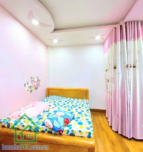 CHỈ 8 TỶ - NHÀ 4 TẦNG – HXH THÔNG – NGAY TÔ HIỆU & HÒA BÌNH – TÂN PHÚ - 3PN - 2WC Diện tích: 52m² (4 x 13m) – đất vuông vức, công nhận đủ Kết cấu: 1 trệt + 1 lửng + 2 lầu (4 tầng BTCT) 3 PN - 2 WC 