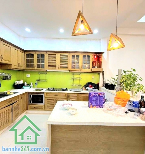 CHỈ 7,9 TỶ (TL) - HẺM NHỰA 8M THÔNG – KINH DOANH TỐT – TÂN PHÚ - CẦU XÉO – GIÁP GÒ DẦU & TÂN KỲ TÂN QUÝ Diện tích: 65m² (4 x 16.1m) – đất vuông vức, công nhận công nhận đủ. Kết cấu: 2 tầng 3 PN - 2 WC. Nhà đẹp, bố trí hợp lý, dọn vào ở ngay Hẻm nhựa 8