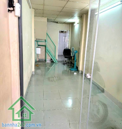 CHỈ 4,95 TỶ - NHÀ QUẬN 10 – HẺM THÔNG 3/2 – GẦN BV TRƯNG VƯƠNG & ĐH BÁCH KHOA DT: 26m² (2.4 x 11) – 1 trệt 1 lầu – 2PN – 2WC – Có sẵn dòng tiền 8 triệu/tháng 