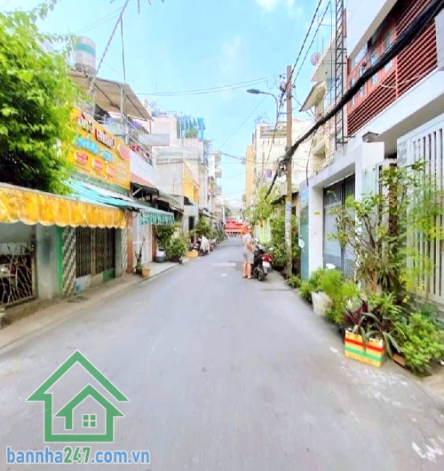 CHỈ 14 TỶ – KHU HỌ LÊ TÂN PHÚ – NHÀ 5 TẦNG CÓ THANG MÁY - 4PN – 5WC Diện tích: 85m² (5 x 17m) – ngang lớn hiếm khu Kết cấu: 1 trệt + 1 lửng + 3 lầu (5 tầng)Thang máy cao cấp 450kg- 4PN – 5WC. HẺM XE HƠI THÔNG, khu dân cư hiện hữu, di chuyển thuận tiện