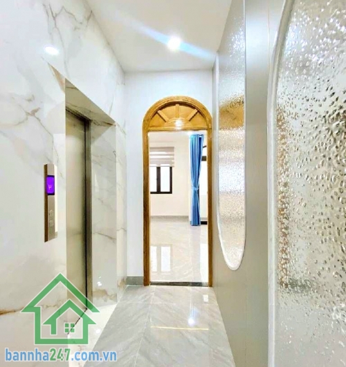 CHỈ 14 TỶ – KHU HỌ LÊ TÂN PHÚ – NHÀ 5 TẦNG CÓ THANG MÁY - 4PN – 5WC Diện tích: 85m² (5 x 17m) – ngang lớn hiếm khu Kết cấu: 1 trệt + 1 lửng + 3 lầu (5 tầng)Thang máy cao cấp 450kg- 4PN – 5WC. HẺM XE HƠI THÔNG, khu dân cư hiện hữu, di chuyển thuận tiện