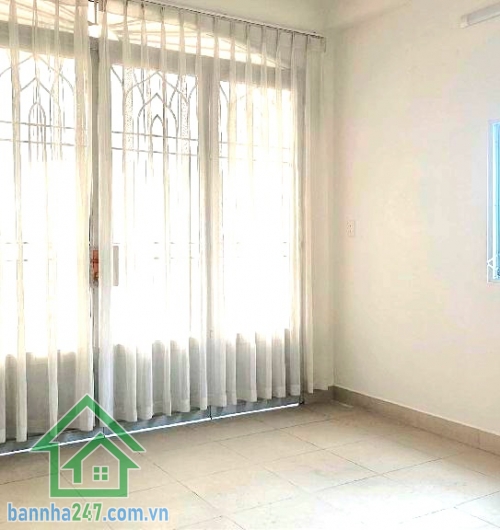 CHỈ 6,5 TỶ – NHÀ 4 TẦNG BTCT – HẺM 8M – CÁCH MẶT TIỀN 2 CĂN – LÔ TƯ, BÌNH TÂN - 4PN, 4WC Kết cấu: Trệt, 2 lầu, sân thượng – BTCT kiên cố 4PN, 4WC, 1 phòng thờ.