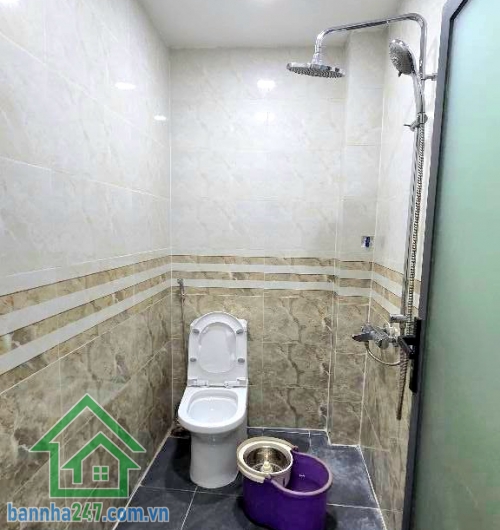 CHỈ 4,98 TỶ – NHÀ 2 TẦNG ĐẸP LUNG LINH – HXH – VÀI BƯỚC RA MẶT TIỀN – 48M² (4x12)m – 2PN, 2WC Vị trí đỉnh: Cuối đường Nguyễn Sơn, thông nhanh Lê Thúc Hoạch, chỉ vài bước ra mặt tiền. Khu dân cư an ninh, tiện ích bủa vây, di chuyển siêu thuận lợi.