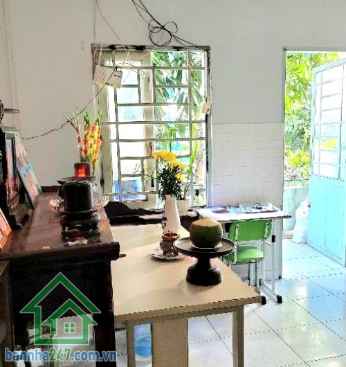 CHỈ 9,9 TỶ – HXH 5M THẲNG 1 TRỤC – SÁT MẶT TIỀN KHU BÀU CÁT - 4 TẦNG – 6 PN – KHAI THÁC DÒNG TIỀN DT: 4m x 16m – sổ vuông vức Hẻm xe hơi 5m, thẳng 1 trục, vài bước ra Đồng Đen – Bàu Cát