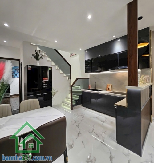 CHỈ 5.25 TỶ – NHÀ 4 PHÒNG NGỦ – PHẠM VĂN BẠCH TÂN BÌNH – TẶNG FULL NỘI THẤT Hẻm 3,5m. Gần Mặt tiền Phạm Văn Bạch rộng 35m – sát sân bay, sân golf, TTTM, siêu thị...