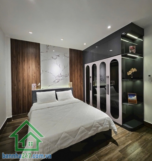 CHỈ 5.25 TỶ – NHÀ 4 PHÒNG NGỦ – PHẠM VĂN BẠCH TÂN BÌNH – TẶNG FULL NỘI THẤT Hẻm 3,5m. Gần Mặt tiền Phạm Văn Bạch rộng 35m – sát sân bay, sân golf, TTTM, siêu thị...