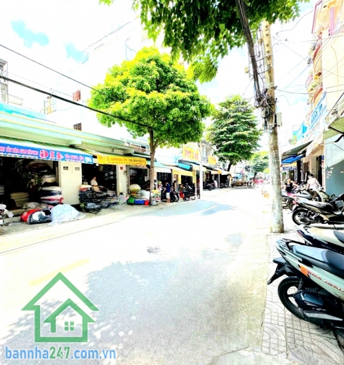 20,9 TỶ (TL) – MTKD CHỢ VẢI PHÚ THỌ HÒA – TÂN PHÚ – NGANG 4,6M NỞ HẬU - 6 PN - 4 PN Vị trí đắc địa: trung tâm chợ vải Phú Thọ Hòa, gần Lũy Bán Bích – Nguyễn Sơn