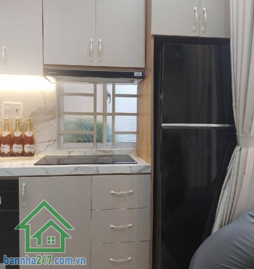 CHỈ 2.6 TỶ TL - NHÀ 3 TẦNG MỚI ĐẸP – FULL NỘI THẤT. DT: 12m² (công nhận đủ) – xây full, hoàn công 3 tầng. 1 trệt 2 lầu BTCT kiên cố, gồm 2PN – 3WC, ban công thoáng.