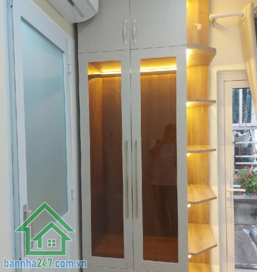 CHỈ 2.6 TỶ TL - NHÀ 3 TẦNG MỚI ĐẸP – FULL NỘI THẤT. DT: 12m² (công nhận đủ) – xây full, hoàn công 3 tầng. 1 trệt 2 lầu BTCT kiên cố, gồm 2PN – 3WC, ban công thoáng.