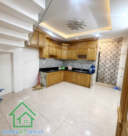 HẺM XE TẢI – SÁT KHU BÀU CÁT - GIÁP TOD NGUYỄN HỒNG ĐÀO – 5 TẦNG BTCT – 5PN, 6WC - CHỈ 10,5 TỶ