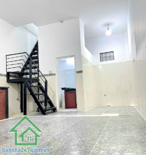 CHỈ 4,75 TỶ – AO ĐÔI – HẺM XE TẢI 6M – DT: 48M², NHÀ 2 TẦNG BTCT – 3PN 2WC Khu Ao Đôi – khu dân cư hiện hữu, tiện ích đầy đủ Diện tích: 48m² – vuông vức. Kết cấu: Nhà BTCT 1 trệt + 1 lầu, 3 PN - 2 WC