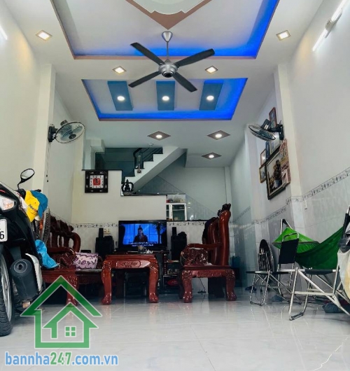 NHỈNH 4 TỶ – NHÀ 2 TẦNG HẺM XE HƠI 5M – NGÃ TƯ 4 XÃ, BÌNH TÂN DT: 4x10m, vuông vức, công nhận đủ. Kết cấu: 1 trệt 1 lầu, 2PN – 2WC, đầy đủ công năng. Hẻm Xe hơi. 