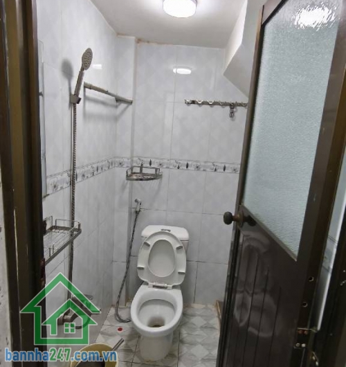 NHỈNH 4 TỶ – NHÀ 2 TẦNG HẺM XE HƠI 5M – NGÃ TƯ 4 XÃ, BÌNH TÂN DT: 4x10m, vuông vức, công nhận đủ. Kết cấu: 1 trệt 1 lầu, 2PN – 2WC, đầy đủ công năng. Hẻm Xe hơi. 