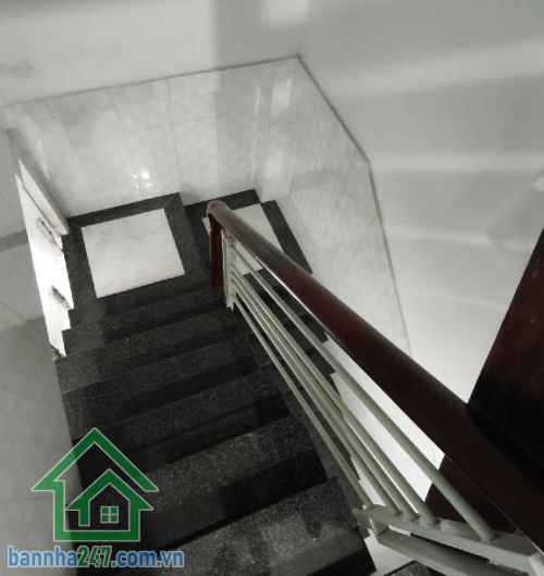 NHỈNH 4 TỶ – NHÀ 2 TẦNG HẺM XE HƠI 5M – NGÃ TƯ 4 XÃ, BÌNH TÂN DT: 4x10m, vuông vức, công nhận đủ. Kết cấu: 1 trệt 1 lầu, 2PN – 2WC, đầy đủ công năng. Hẻm Xe hơi. 