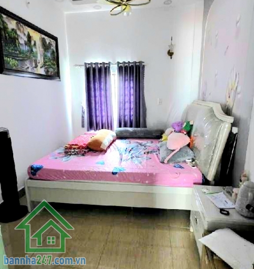 CHỈ 5,4 TỶ – HẺM 6M THÔNG LÊ VĂN QUỚI – NHÀ 3 LẦU SÂN THƯỢNG – DT Sàn: 113,7M² - 3PN – 3WC * Diện tích công nhận: 4 x 10m – 40,3m² * Diện tích sử dụng: 113,7m