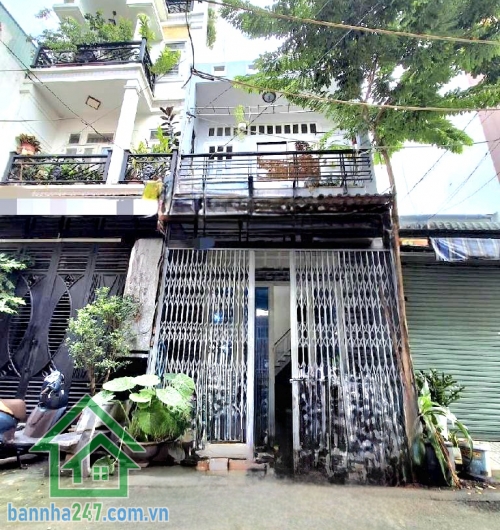 CHỈ 4,75 TỶ – MÃ LÒ – HẺM XE TẢI 6M – NHÀ ĐẸP 2 TẦNG BTCT - 48m² (4×12) 2PN – 3WC.  HIẾM TRONG KHU VỰC DT: 48m² (4×12) vuông vức Kết cấu: 2 tầng BTCT.